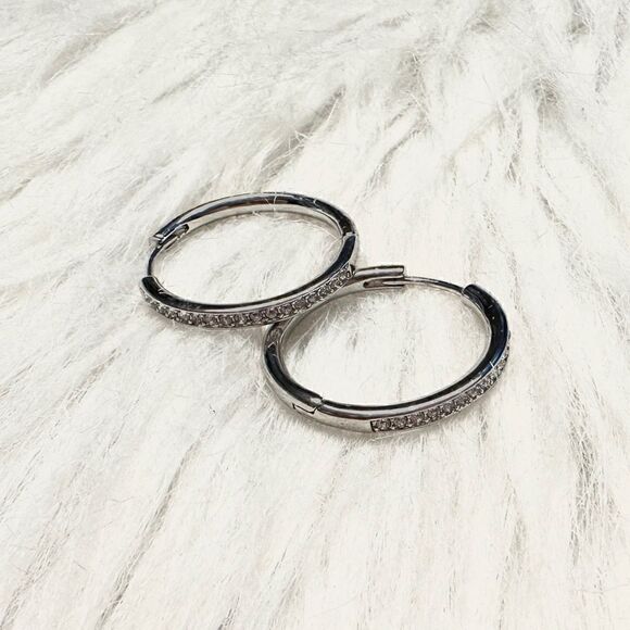 Cate & Chloe Bianca 18k White Gold Plated Silver Hoop Earrings New in Box - Picture 3 of 6